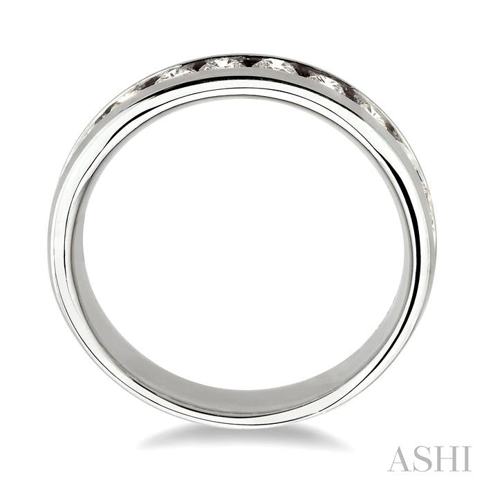 3/4 Ctw Round Cut Diamond Wedding Band in 14K White Gold
