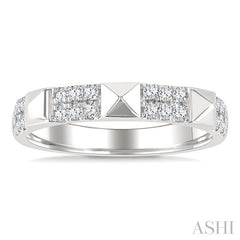 1/4 Ctw Pyramid Accent Round Cut Diamond Fashion Ring in 10K White Gold