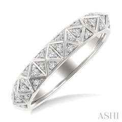1/5 Ctw Pyramid Accent Round Cut Diamond Fashion Band in 10K White Gold