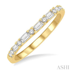 1/3 Ctw Baguette and Round Cut Diamond Wedding Band in 14K Yellow Gold