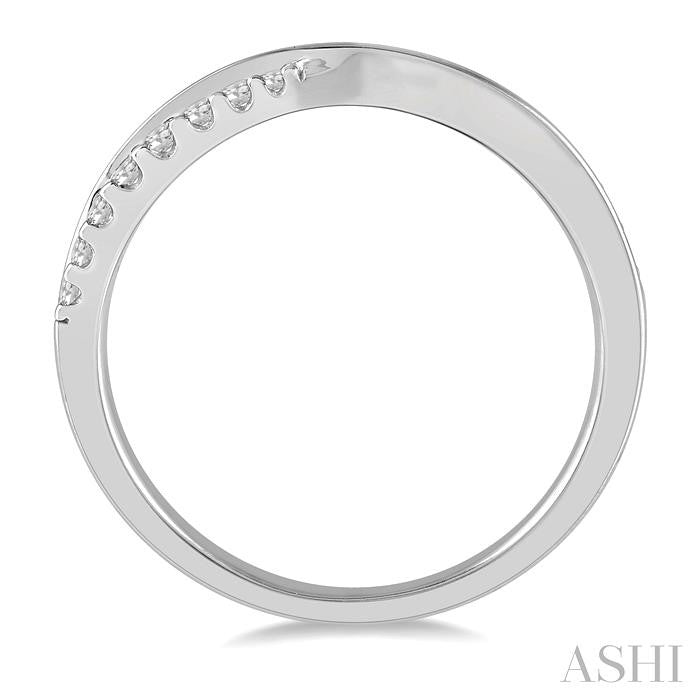 1/5 Ctw Crossover Round Cut Diamond Wedding Band in 14K White Gold
