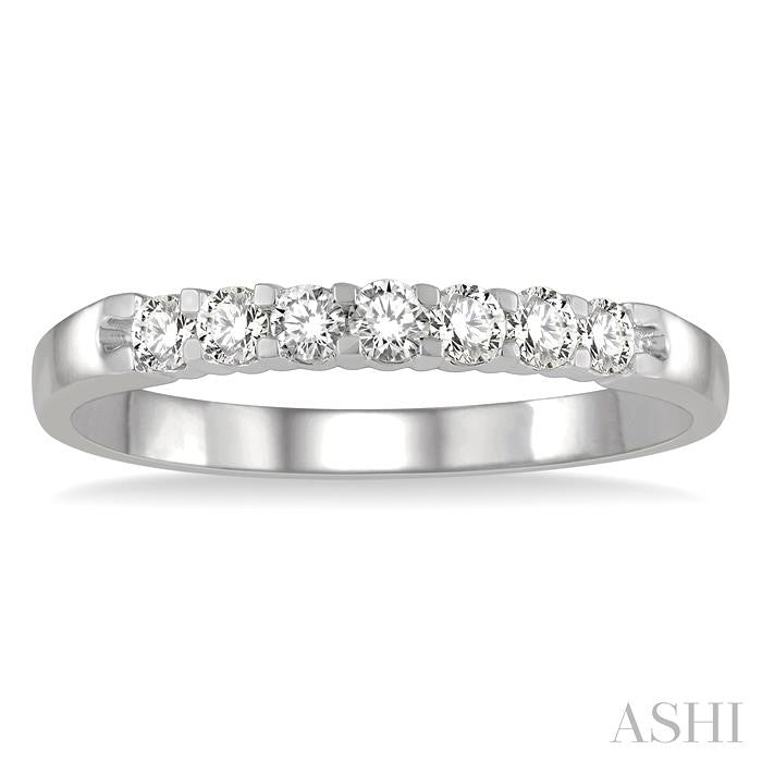 1/4 Ctw 7 Stone Round Cut Diamond Wedding Band in 14K White Gold