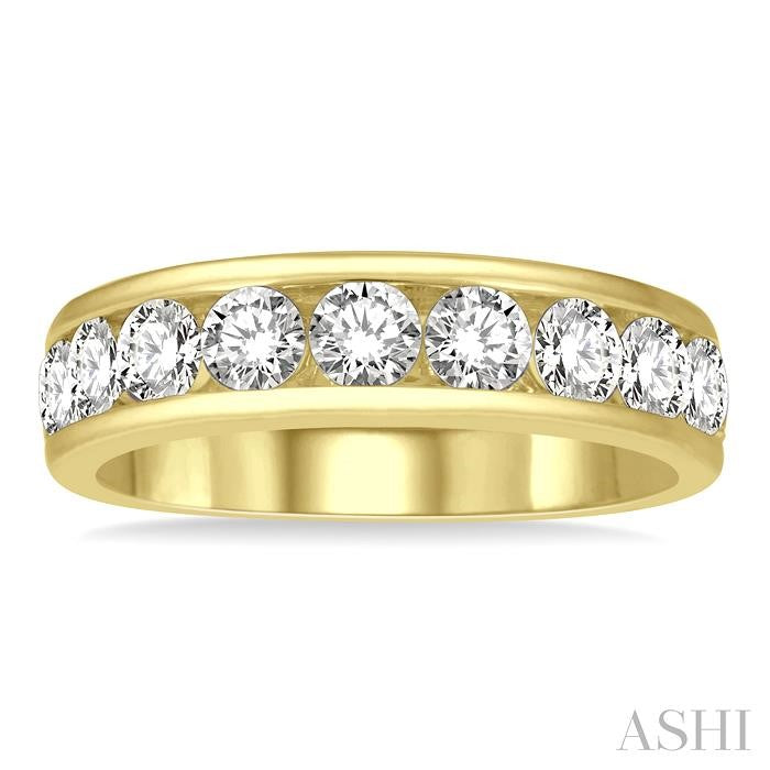 1 1/2 Ctw Channel Set 11 Stone Round Cut Diamond Wedding Band in 14K Yellow Gold