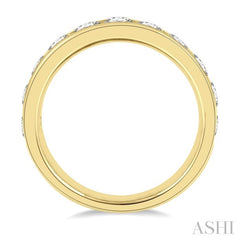 1 1/2 Ctw Channel Set 11 Stone Round Cut Diamond Wedding Band in 14K Yellow Gold
