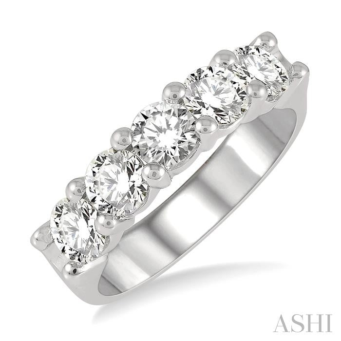 1 1/2 Ctw 5 Stone Round Cut Diamond Wedding Band in 14K White Gold