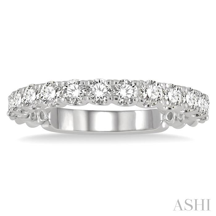 3/4 Ctw Lattice Round Cut Diamond Wedding Band in Platinum