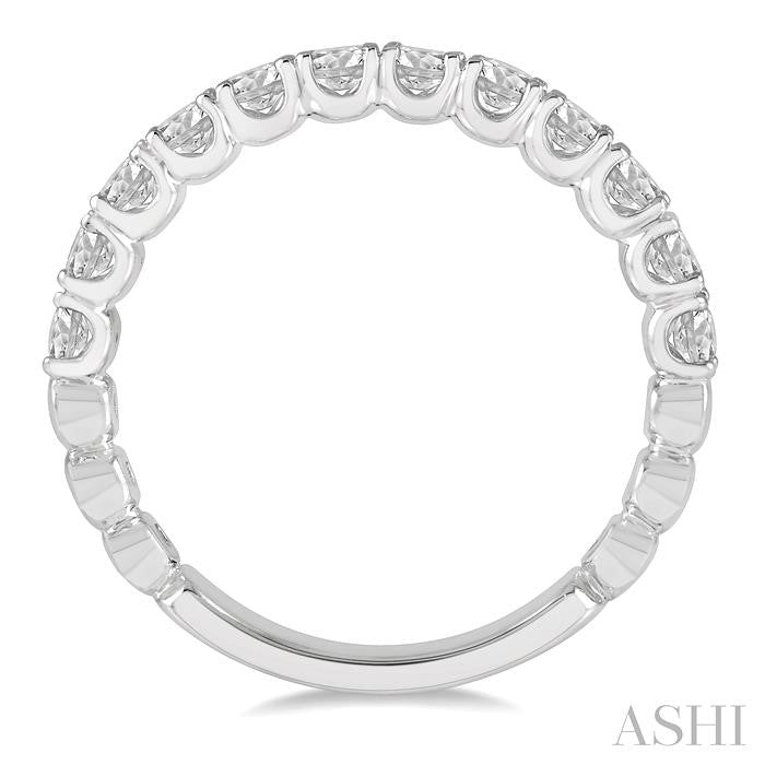 3/4 Ctw Lattice Round Cut Diamond Wedding Band in Platinum