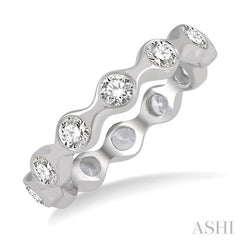 1 Ctw Pinched Circular Mount Round Cut Diamond Eternity Wedding Band in 14K White Gold