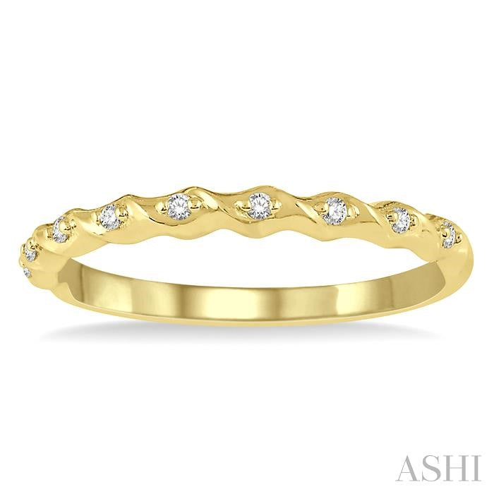 1/20 Ctw Spiral Shank Round Cut Diamond Stackable Band in 14K Yellow Gold