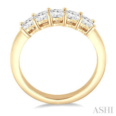 1 Ctw Princess Cut Diamond Wedding Band in 14K Yellow Gold