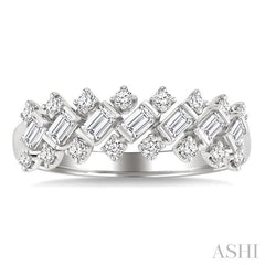 1/2 Ctw Scatter Baguette and Round Cut Diamond Fashion Band in 14K White Gold