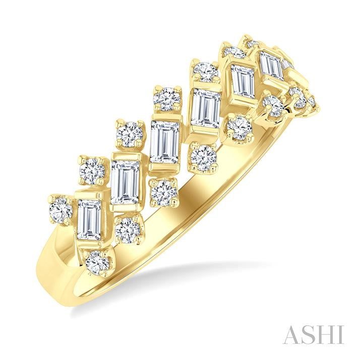 1/2 Ctw Scatter Baguette and Round Cut Diamond Fashion Band in 14K Yellow Gold