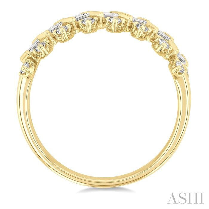 1/2 Ctw Scatter Baguette and Round Cut Diamond Fashion Band in 14K Yellow Gold
