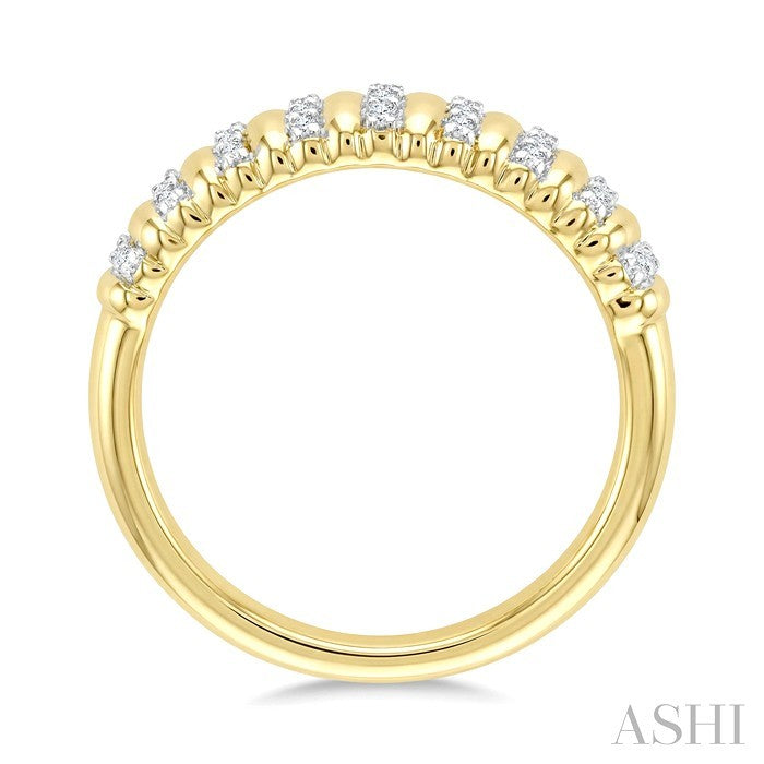 1/5 Ctw Ribbed Dome Shape Round Cut Diamond Fashion Ring in 10K Yellow Gold