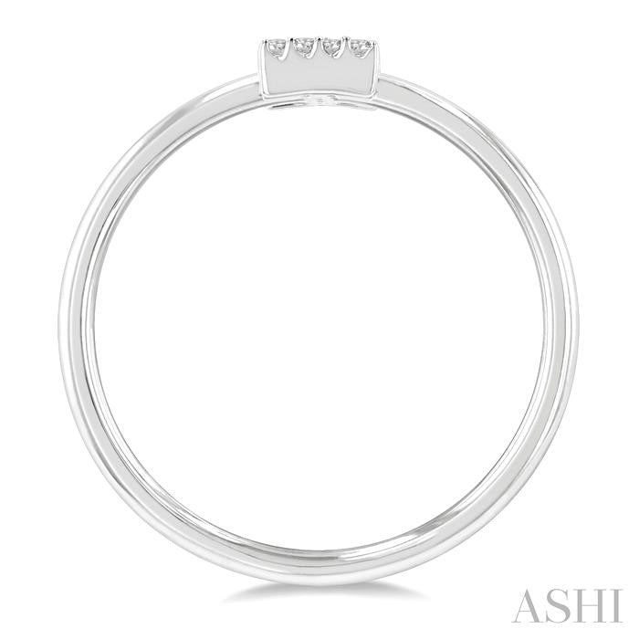 1/20 Ctw Initial 'I' Round Cut Diamond Fashion Ring in 10K White Gold