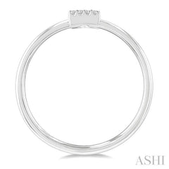 1/20 Ctw Initial 'I' Round Cut Diamond Fashion Ring in 10K White Gold