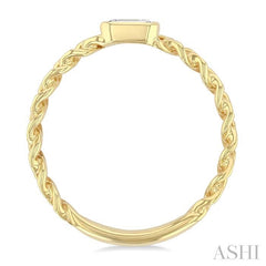 1/5 Ctw Bezel Set Emerald Cut Diamond Curb Link Fashion Ring in 14K Yellow Gold