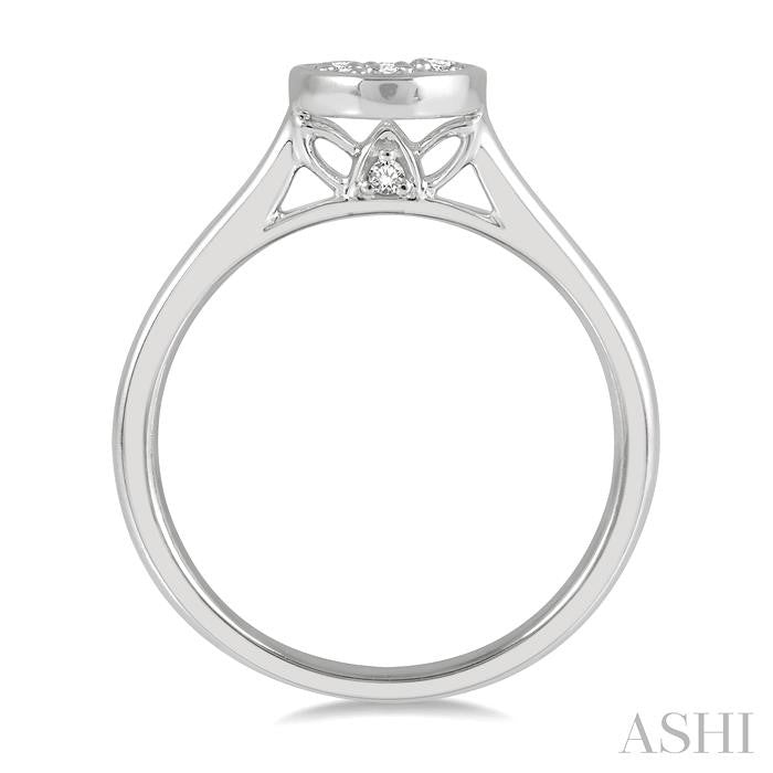 1/3 Ctw Oval Mount Round Cut Diamond Cluster Ladies Ring in 14K White Gold