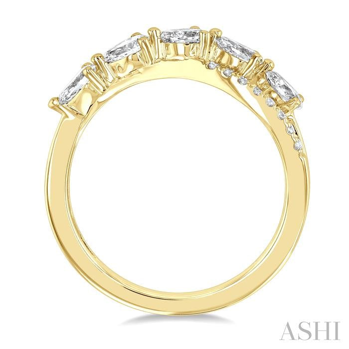 7/8 Ctw Split Criss Cross Pear and Round Cut Diamond Fashion Ring in 14K Yellow Gold
