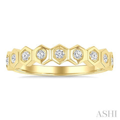 1/5 Ctw Hexagon Shape Link Round Cut Diamond Fashion Ring in 14K Yellow Gold