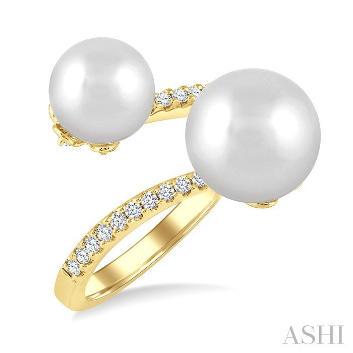 8 MM and 10 MM Cultured Pearl and 1/4 Ctw Open Bypass Round Cut Diamond Fashion Ring in 14K Yellow Gold
