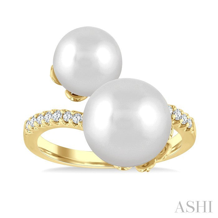 8 MM and 10 MM Cultured Pearl and 1/4 Ctw Open Bypass Round Cut Diamond Fashion Ring in 14K Yellow Gold