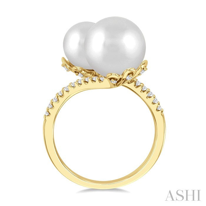 8 MM and 10 MM Cultured Pearl and 1/4 Ctw Open Bypass Round Cut Diamond Fashion Ring in 14K Yellow Gold