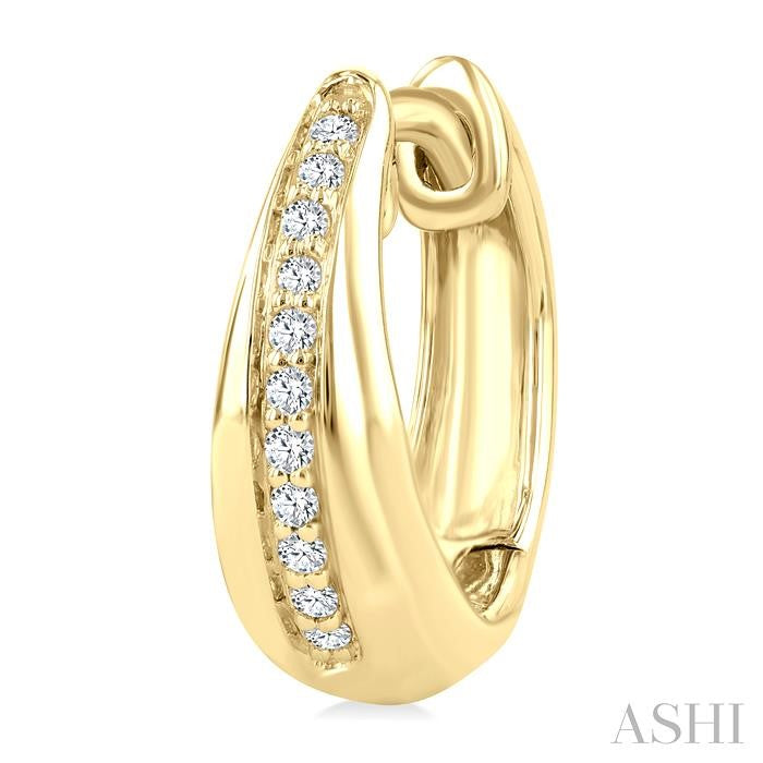 1/6 Ctw Round Cut Diamond Bold Hoop Fashion Earrings in 10K Yellow Gold