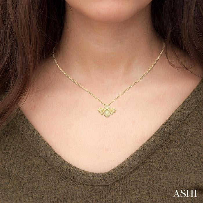 1/4 Ctw Petite Bumble Bee Round Cut Diamond Fashion Pendant With Chain in 10K Yellow Gold