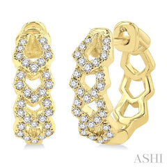 1/4 Ctw Petite Geometric Link Round Cut Diamond Fashion Huggies in 10K Yellow Gold