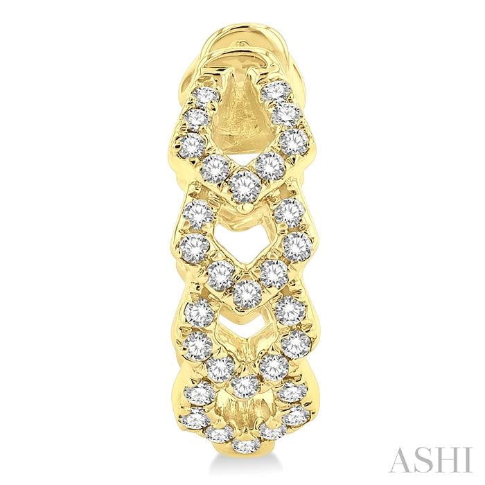 1/4 Ctw Petite Geometric Link Round Cut Diamond Fashion Huggies in 10K Yellow Gold