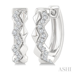 1/10 Ctw Round Cut Diamond Geometric Petite Huggie Earrings in 10K White Gold