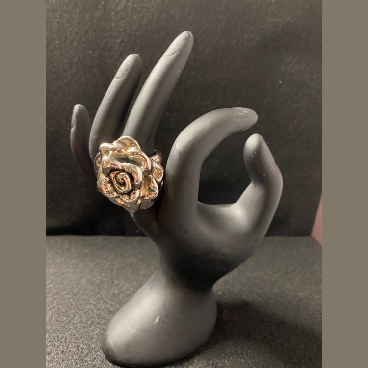 Silver flower ring