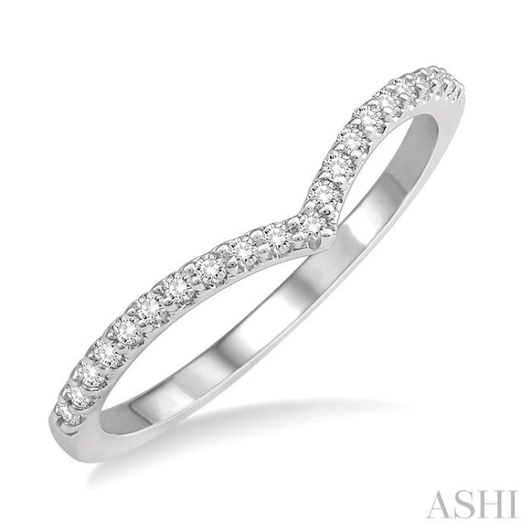 1/10 Ctw Chevron Center Round Cut Diamond Wedding Band in 14K White Gold
