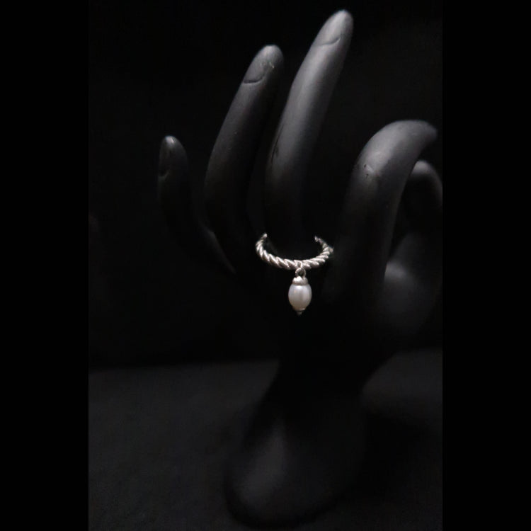 Judith Ripka sterling silver ring
