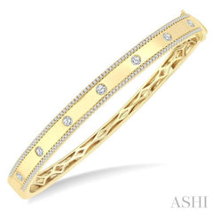 1 Ctw Flush Set Round Cut Diamond Fashion Bangle in 14K Yellow Gold 