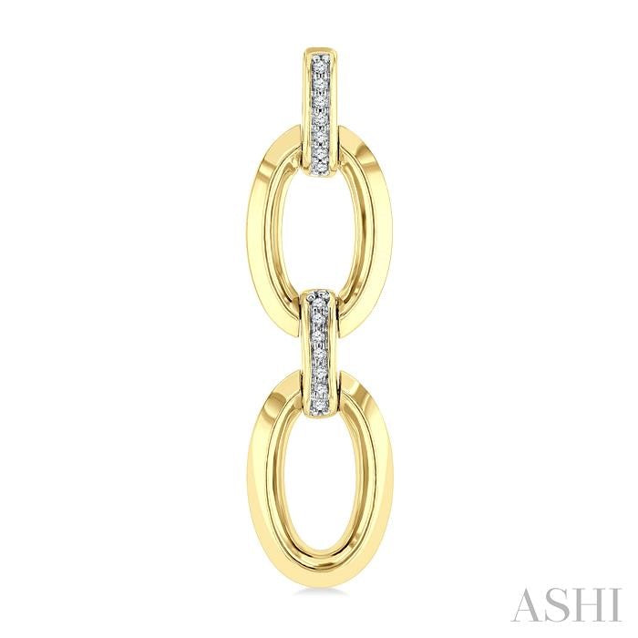 1/10 Ctw Bold Oval Link Round Cut Diamond Fashion Earring in Yellow Gold Vermeil