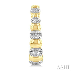 1/10 Ctw Bold Puffed Pod Rib Round Cut Diamond Fashion Hoop Earring in Yellow Gold Vermeil