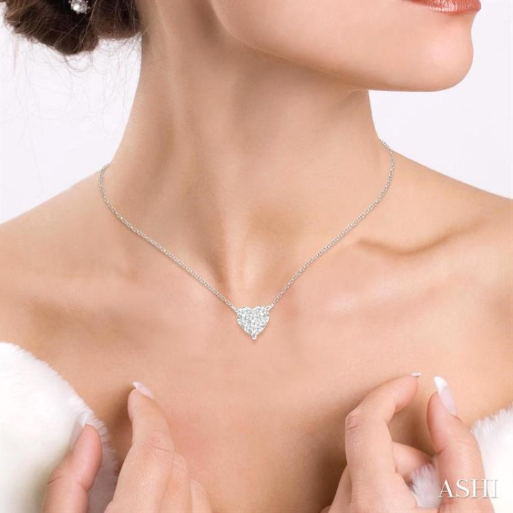 1/2 Ctw Lovebright Diamond Heart Pendant With Chain in 14K White Gold