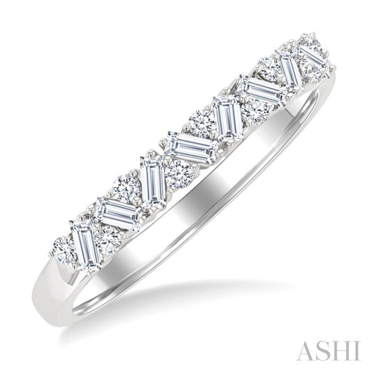 1/3 Ctw Zig Zag Scatter Baguette and Round Cut Diamond Fashion Band in 14K White Gold