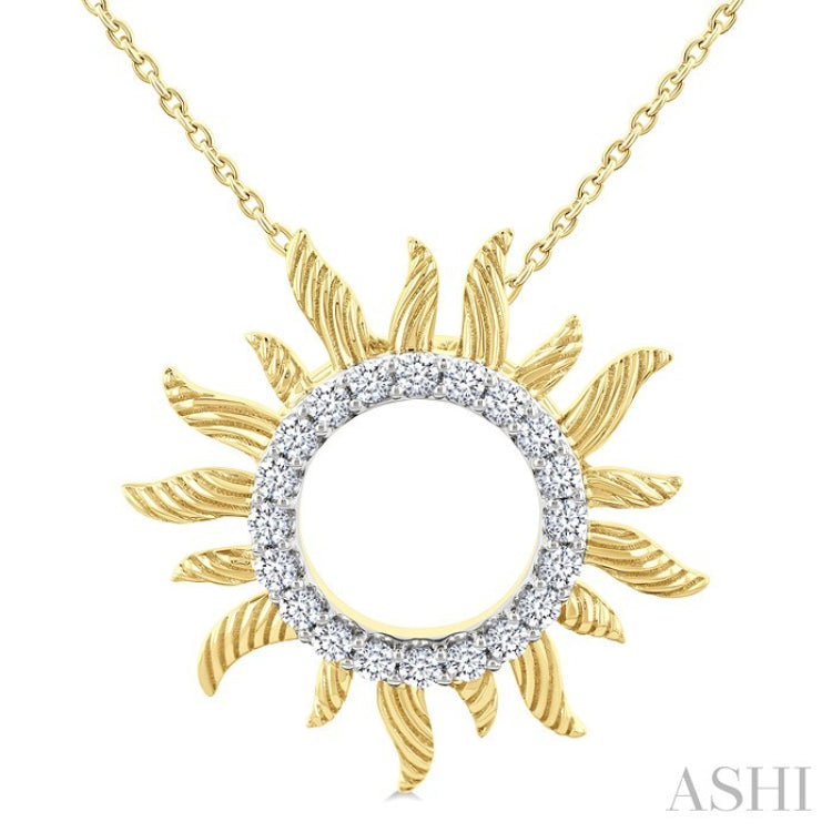 1/4 Ctw Textured Sunburst Round Cut Diamond Fashion Pendant With Chain in 10K Yellow Gold