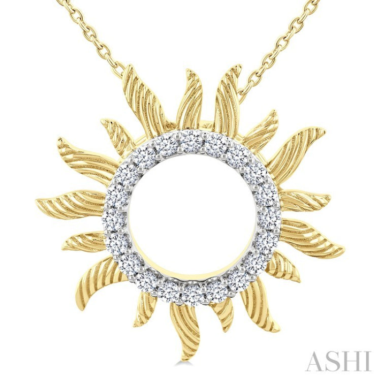 1/4 Ctw Textured Sunburst Round Cut Diamond Fashion Pendant With Chain in 10K Yellow Gold