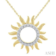 1/4 Ctw Textured Sunburst Round Cut Diamond Fashion Pendant With Chain in 14K Yellow Gold