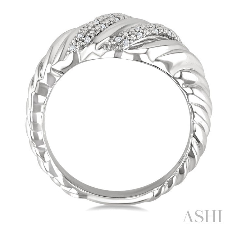 1/10 Ctw Bold Silver Twisted Rib Round Cut Diamond Bold Fashion Band in Sterling Silver