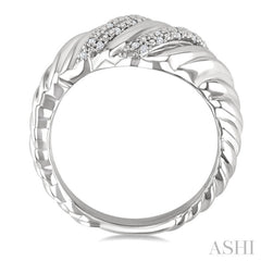 1/10 Ctw Bold Silver Twisted Rib Round Cut Diamond Bold Fashion Band in Sterling Silver