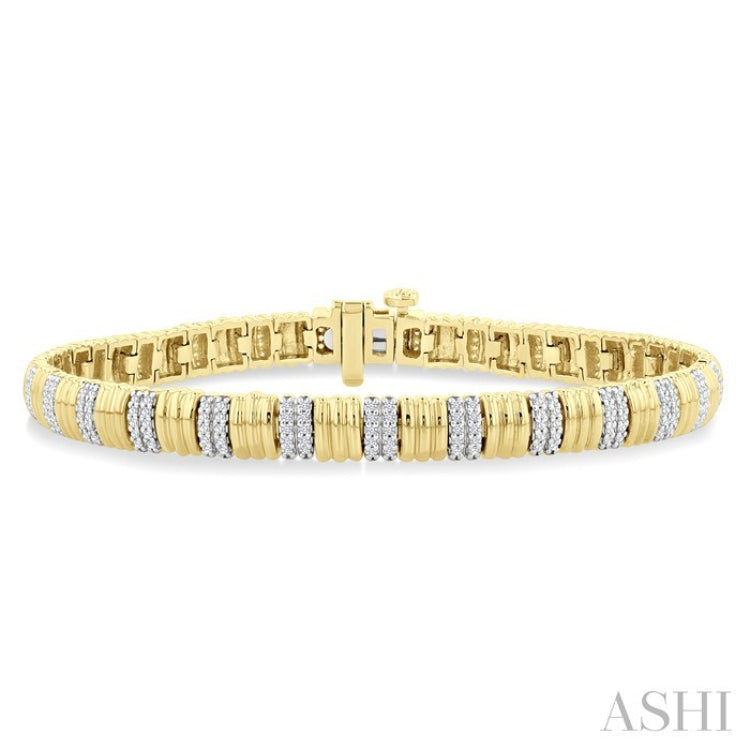 3/4 Ctw Ribbed Round Cut Diamond Fashion Bracelet in 10K Yellow Gold