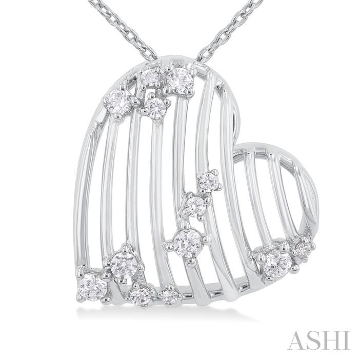 1/4 Ctw Open Window Ribbed Heart Round Cut Diamond Pendant With Chain in 14K White Gold