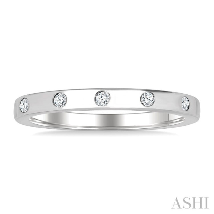 1/4 Ctw Flush Bezel Set Diamond Fashion Band in 14K White Gold