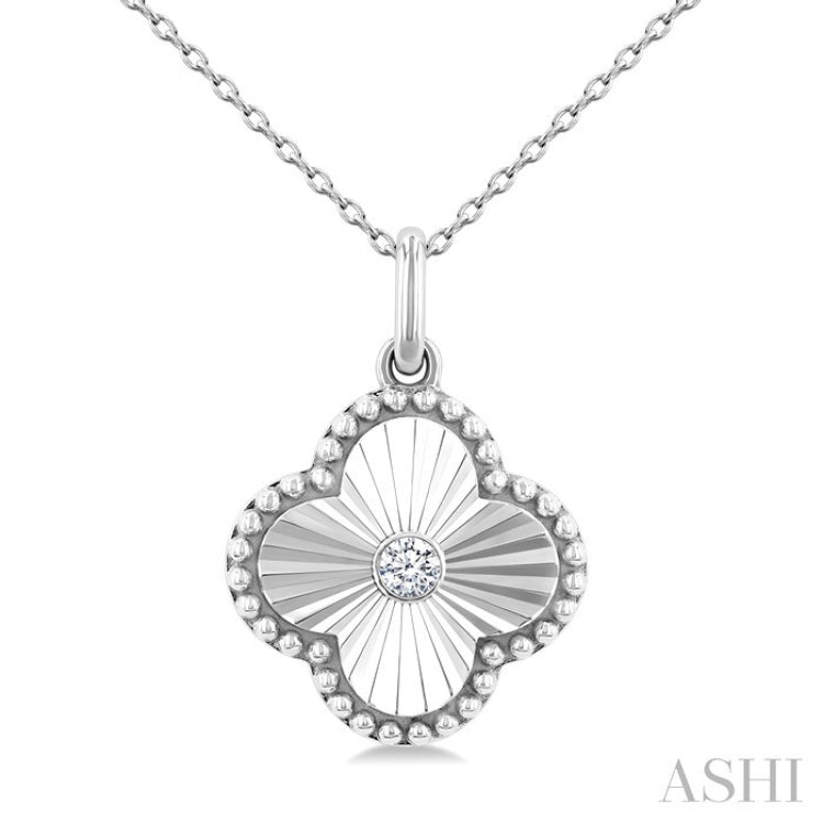 1/20 Ctw Clover Fluted Medallion Round Cut Diamond Pendant With Chain in Sterling Silver