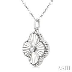 1/20 Ctw Clover Fluted Medallion Round Cut Diamond Pendant With Chain in 10K White Gold